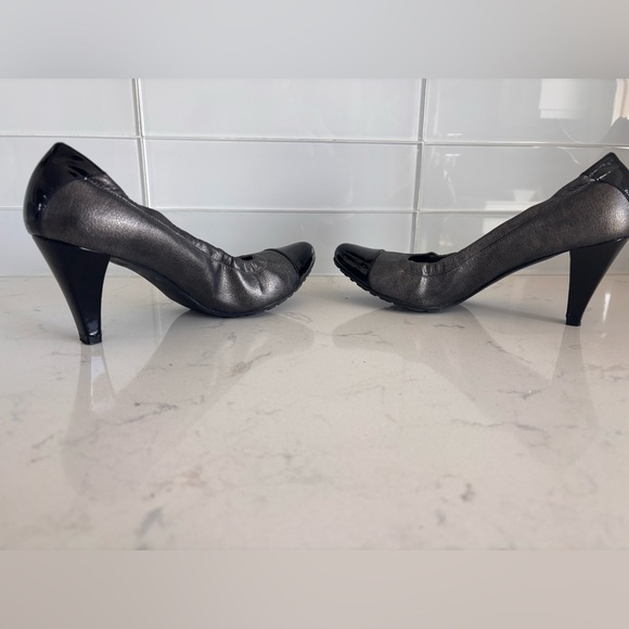 Stuart Weitzman Metallic and Black Heels - Picture 10 of 13